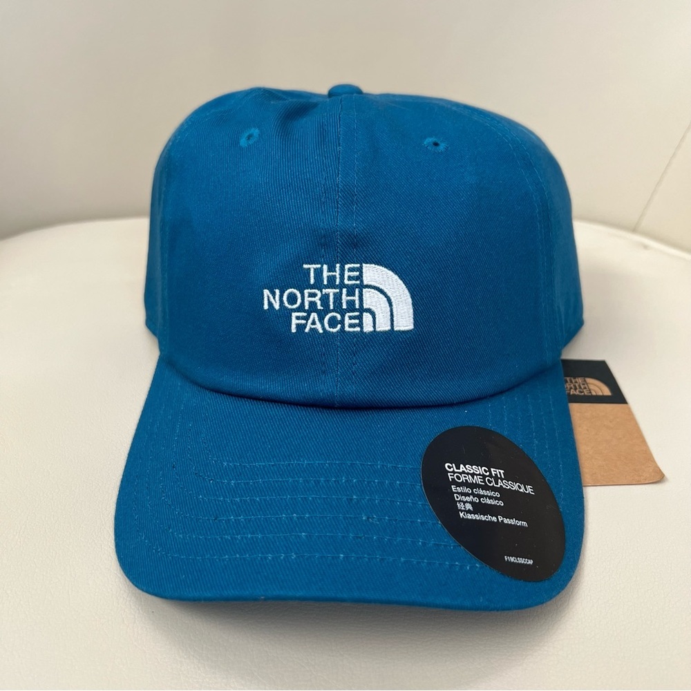 New with tag The North Face logo Hat 🧢 unisex one size